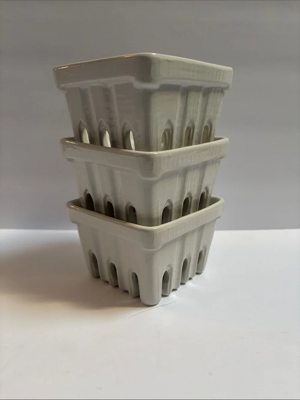 Ceramic Berry Baskets in Cream - Set of 3